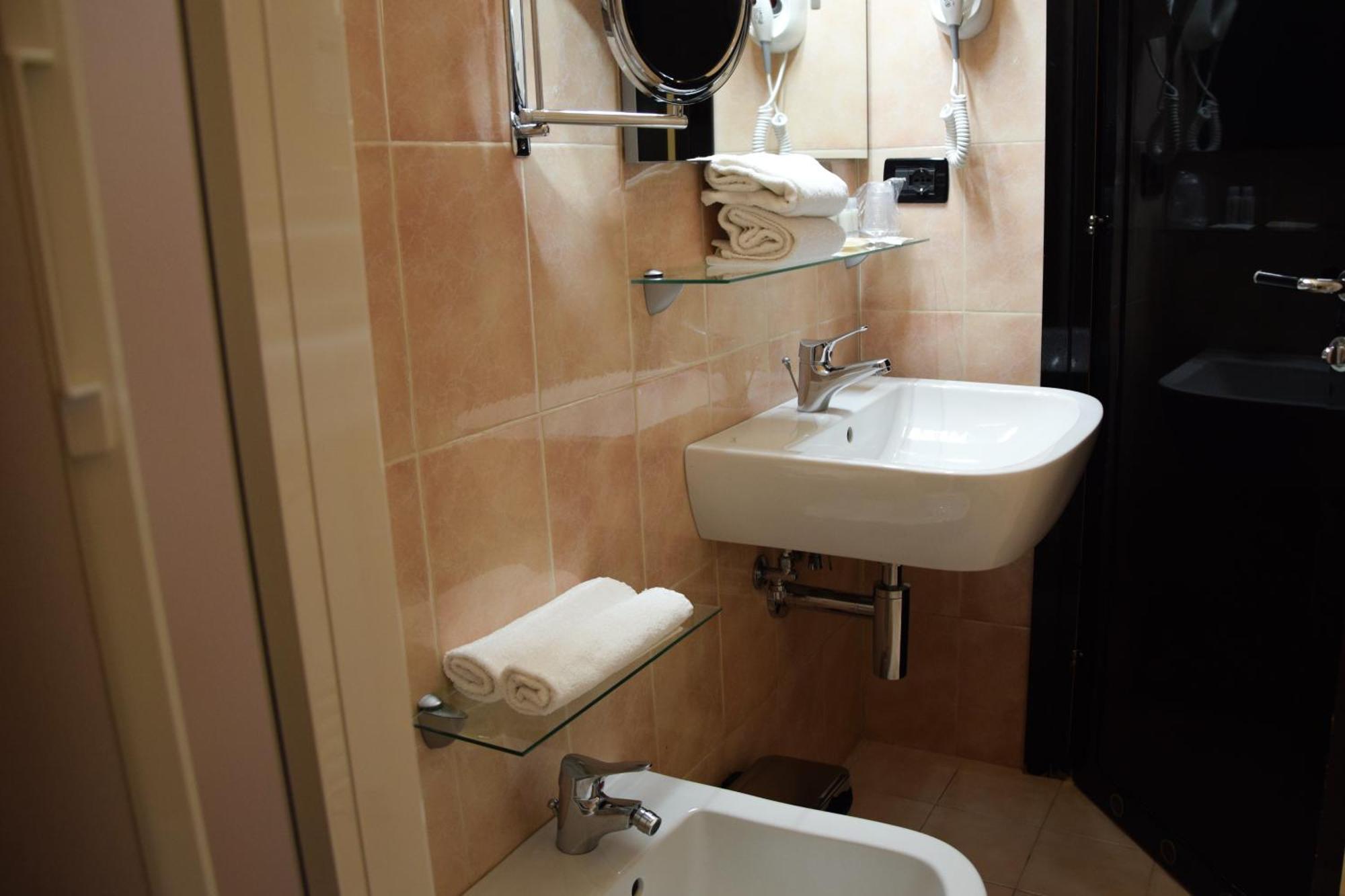 Hotel Valentino Du Parc Турин Экстерьер фото